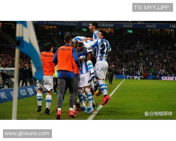 国王杯激战热刺与曼城战成平局双方精彩瞬间引爆全场气氛