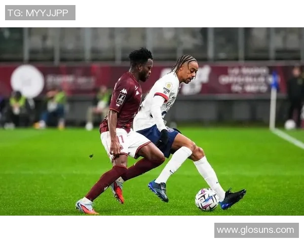 英超激战：AC米兰狂胜巴黎圣日耳曼红牌事件引发全场热议