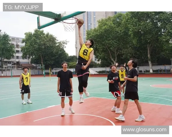 龙岩小姚明的篮球梦想与成长之路：从校园到职业的奋斗历程