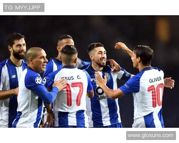 国王杯激战：多特蒙德与波尔图战成平局全场沸腾的瞬间解析