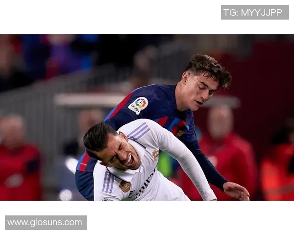 西甲激战:里昂狂胜巴萨5-1神扑瞬间点燃全场激情 西甲激战:里昂狂胜巴萨5-1神扑瞬间点燃全场激情