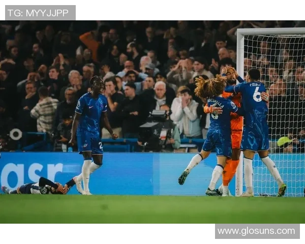 切尔西逆转里昂的惊心动魄之战红牌争议引发全场热议与十大精彩进球回顾 切尔西逆转里昂的惊心动魄之战红牌争议引发全场热议与十大精彩进球回顾